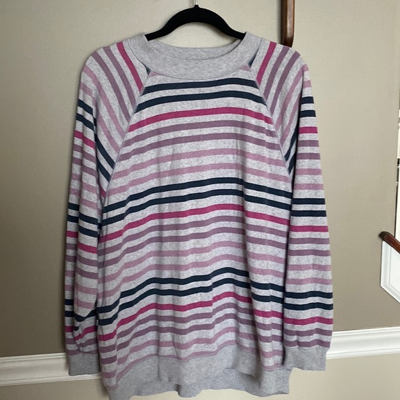 🦅 AE Super Soft & Cozy! American Eagle Women’s Sweatshirt Size M Jegging Fit - Picture 2 of 8